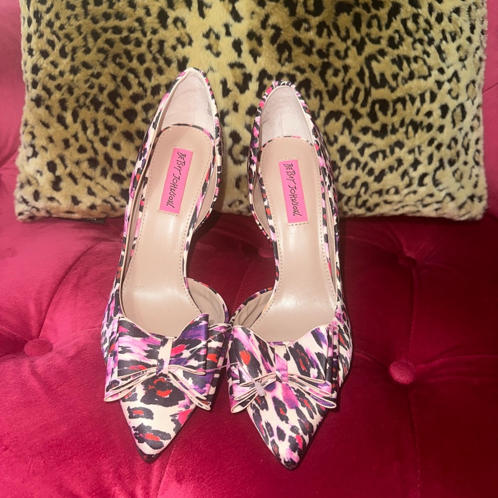 Betsey Johnson Leopard Pumps